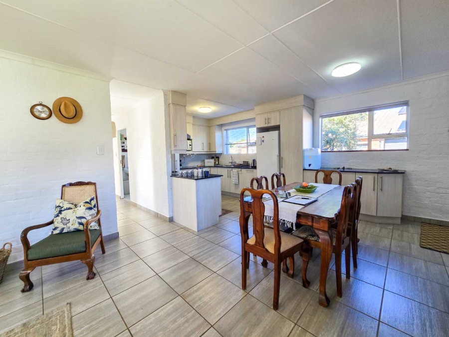 2 Bedroom Property for Sale in Stilbaai Wes Western Cape
